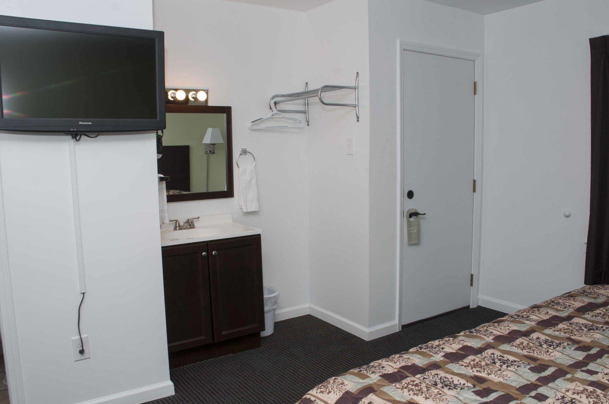 Oyo Travelier Motel