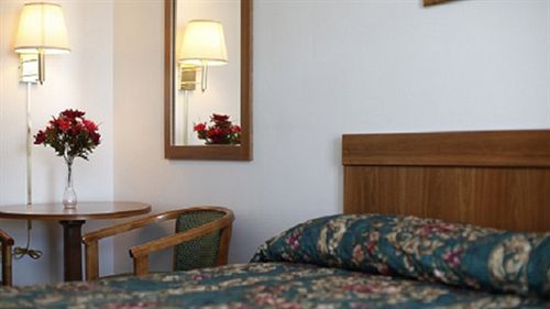 Oyo Travelier Motel